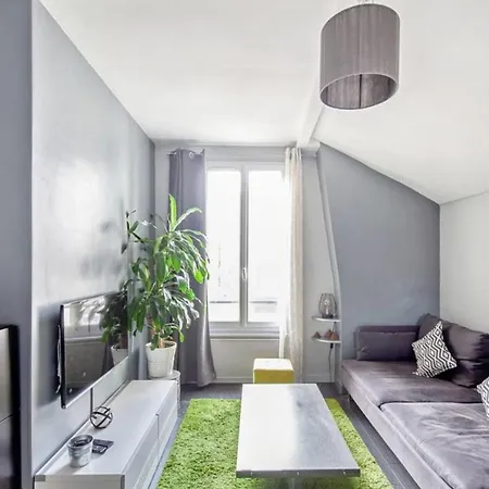Charming And Colorful In Batignolles Paris