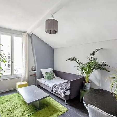 Charming And Colorful In Batignolles Apartment *