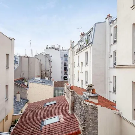 Charming And Colorful In Batignolles Apartment