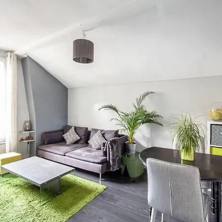 Charming And Colorful In Batignolles